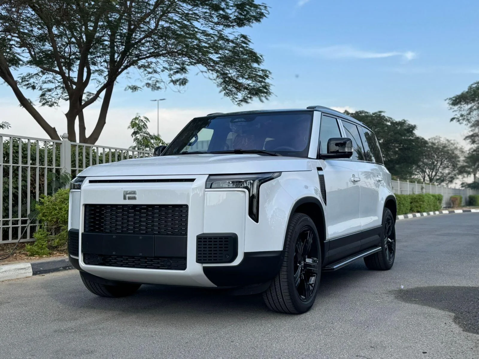 White ROX SUV prepared for export from China to Egypt